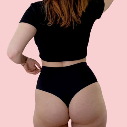 High Waist Thong menstrosa livsstilsbild baksida - Menstrosan