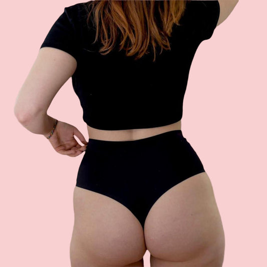 High Waist Thong menstrosa livsstilsbild baksida - Menstrosan