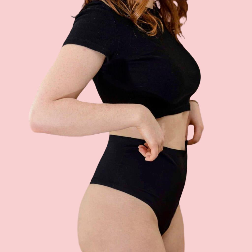 High Waist Thong menstrosa livsstilsbild sida - Menstrosan