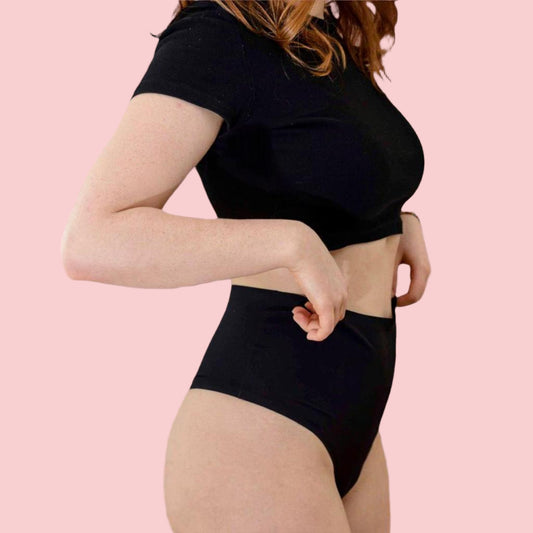 High Waist Thong menstrosa livsstilsbild sida - Menstrosan